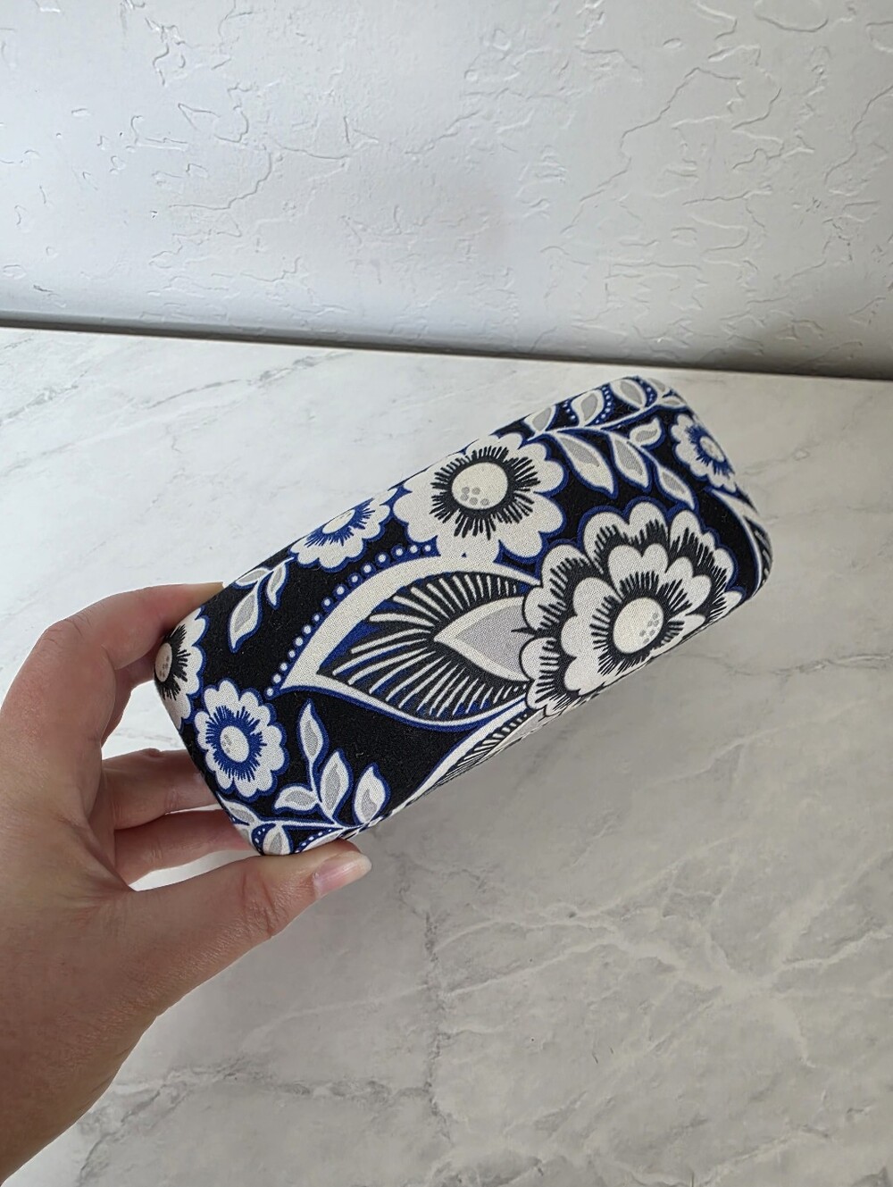 Vera Bradley Navy and White Floral Hard Eyeglass Case - Picture 2 of 7